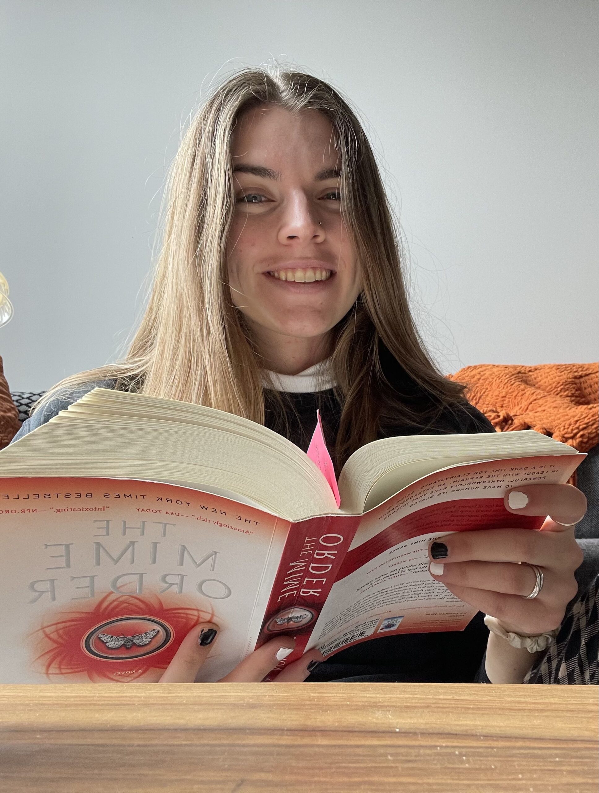 Wien reading open book